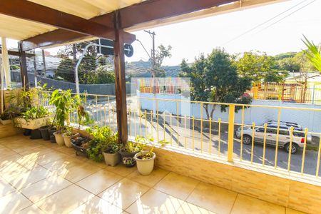 Casa à venda com 220m², 4 quartos e 2 vagas Casa à venda com 220m², 4 quartos e 2 vagasVaranda da Suíte