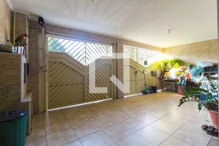 Casa à venda com 220m², 4 quartos e 2 vagas Casa à venda com 220m², 4 quartos e 2 vagasGaragem