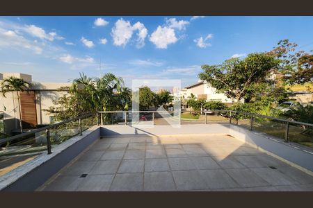 Casa de condomínio à venda com 293m², 3 quartos e 4 vagasVaranda Quarto 3 - Suíte