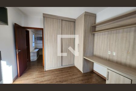 Casa de condomínio à venda com 293m², 3 quartos e 4 vagasQuarto 2 - Suíte