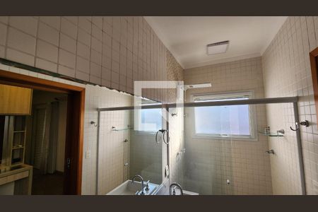 Casa de condomínio à venda com 293m², 3 quartos e 4 vagasBanheiro da Suíte master