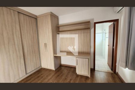 Casa de condomínio à venda com 293m², 3 quartos e 4 vagasQuarto 2 - Suíte