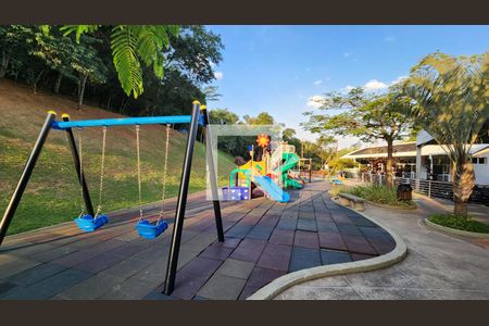 Casa de condomínio à venda com 293m², 3 quartos e 4 vagasÁrea comum - Playground
