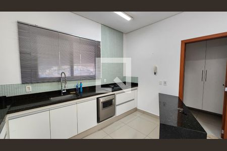 Cozinha de casa de condomínio à venda com 3 quartos, 293m² em Engordadouro, Jundiaí