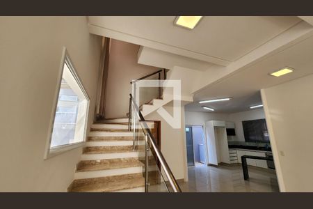 Escada de casa de condomínio para alugar com 3 quartos, 293m² em Engordadouro, Jundiaí