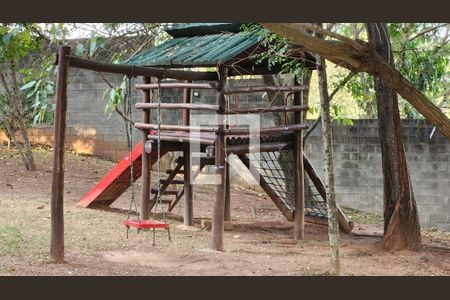 Casa de condomínio à venda com 293m², 3 quartos e 4 vagasÁrea comum - Playground