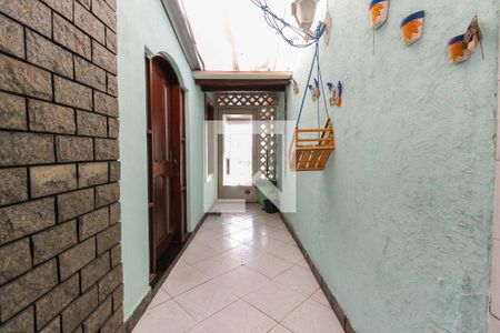 Casa à venda com 238m², 4 quartos e 2 vagas Casa à venda com 238m², 4 quartos e 2 vagasEntrada