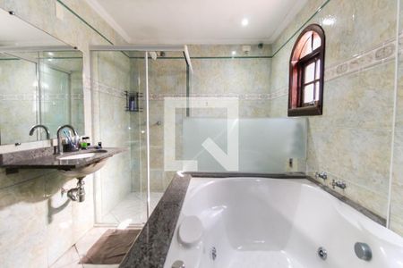 Casa à venda com 238m², 4 quartos e 2 vagas Casa à venda com 238m², 4 quartos e 2 vagasBanheiro da Suíte