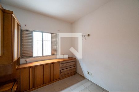 Quarto 1 de casa para alugar com 3 quartos, 170m² em Conjunto Residencial Jardim Canaã, São Paulo