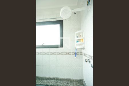 Apartamento à venda com 130m², 3 quartos e 3 vagasChuveiro