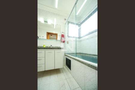 Apartamento à venda com 130m², 3 quartos e 3 vagasBanheiro da suíte