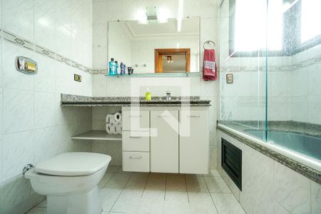 Apartamento à venda com 130m², 3 quartos e 3 vagasBanheiro da suíte