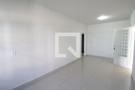 Sala de casa para alugar com 3 quartos, 130m² em Tibery, Uberlândia