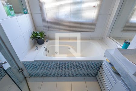 Casa à venda com 76m², 3 quartos e 3 vagas Casa à venda com 76m², 3 quartos e 3 vagasSuite / banheira