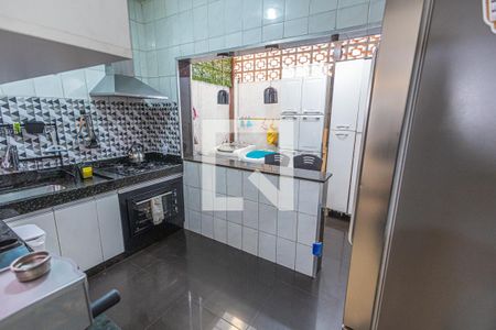 Cozinha de casa à venda com 3 quartos, 76m² em Vila Cloris, Belo Horizonte