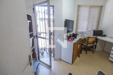 Quarto 1 / 2º andar de casa à venda com 3 quartos, 76m² em Vila Cloris, Belo Horizonte
