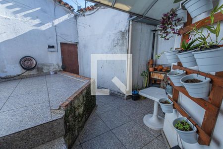 Casa à venda com 76m², 3 quartos e 3 vagas Casa à venda com 76m², 3 quartos e 3 vagasQuintal / garagem