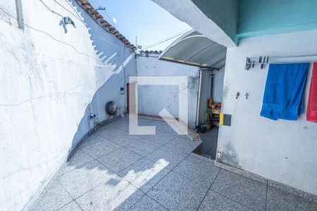 Casa à venda com 76m², 3 quartos e 3 vagas Casa à venda com 76m², 3 quartos e 3 vagasQuintal / garagem