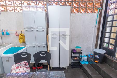 Casa à venda com 76m², 3 quartos e 3 vagas Casa à venda com 76m², 3 quartos e 3 vagasDetalhe da area de serviço