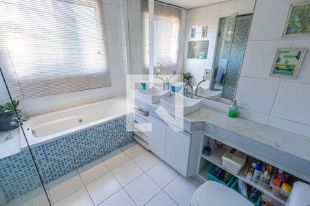 Casa à venda com 76m², 3 quartos e 3 vagas Casa à venda com 76m², 3 quartos e 3 vagasSuite / banheira