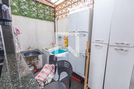 Casa à venda com 76m², 3 quartos e 3 vagas Casa à venda com 76m², 3 quartos e 3 vagasArea de serviço