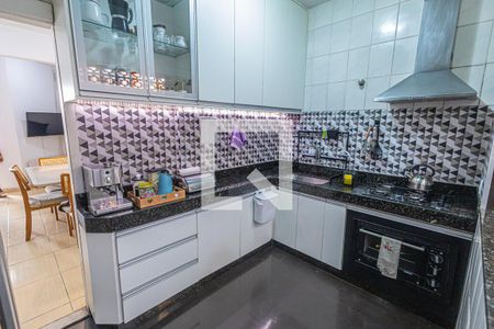 Cozinha de casa à venda com 3 quartos, 76m² em Vila Cloris, Belo Horizonte
