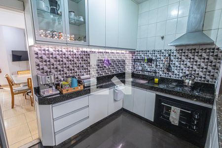 Casa à venda com 76m², 3 quartos e 3 vagas Casa à venda com 76m², 3 quartos e 3 vagasCozinha
