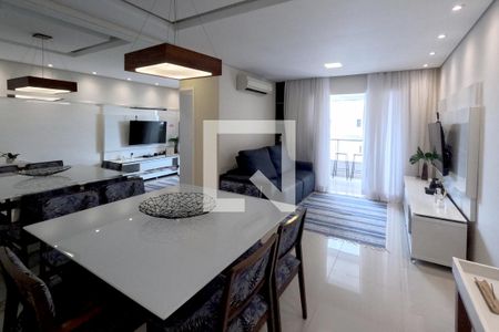 Sala de estar e jantar de apartamento para alugar com 2 quartos, 77m² em Ponta da Praia, Santos