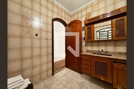 Casa à venda com 377m², 3 quartos e sem vagaBanheiro da suíte 2