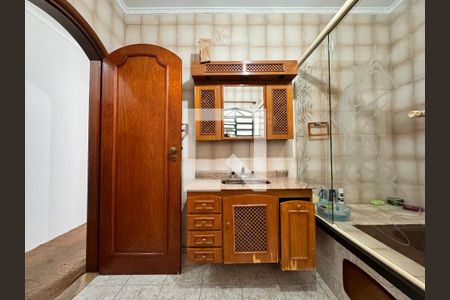 Casa à venda com 377m², 3 quartos e sem vagaBanheiro da suíte 2