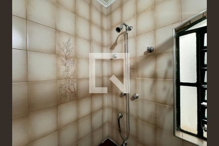 Casa à venda com 377m², 3 quartos e sem vagaBanheiro da suíte 2