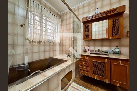 Casa à venda com 377m², 3 quartos e sem vagaBanheiro da suíte 1