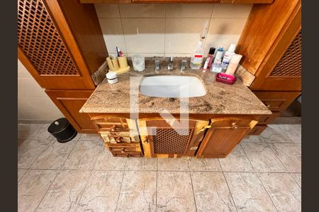 Casa à venda com 377m², 3 quartos e sem vagaBanheiro da suíte 3