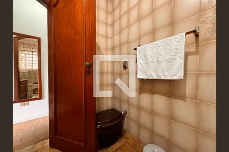 Casa à venda com 377m², 3 quartos e sem vagaBanheiro da suíte 1