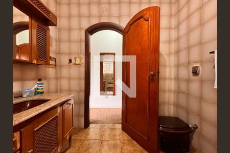 Casa à venda com 377m², 3 quartos e sem vagaBanheiro da suíte 1