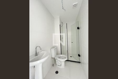 Banheiro de apartamento para alugar com 1 quarto, 24m² em Jardim Prudência, São Paulo