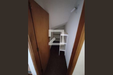 Depósito debaixo da escada de casa à venda com 3 quartos, 214m² em Vila Leopoldina, São Paulo