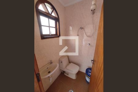 Casa à venda com 214m², 3 quartos e 2 vagasBanheiro de Serviço