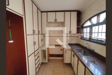 Casa à venda com 214m², 3 quartos e 2 vagasCozinha