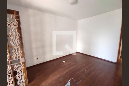 Casa à venda com 214m², 3 quartos e 2 vagasSuíte