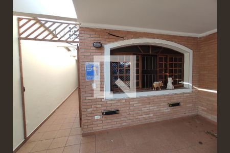 Casa à venda com 214m², 3 quartos e 2 vagasGaragem / placa instalada