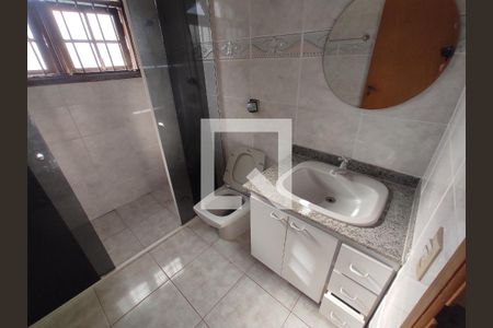 Casa à venda com 214m², 3 quartos e 2 vagasBanheiro