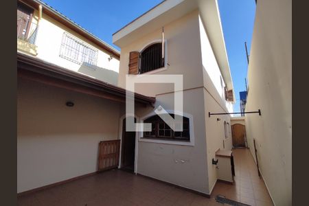 Casa à venda com 214m², 3 quartos e 2 vagasQuintal fundos