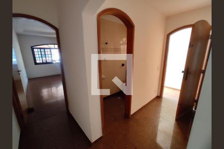 Corredor entrada de casa à venda com 3 quartos, 214m² em Vila Leopoldina, São Paulo