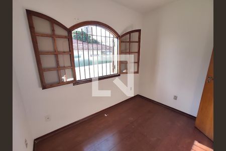 Casa à venda com 214m², 3 quartos e 2 vagasQuarto 2
