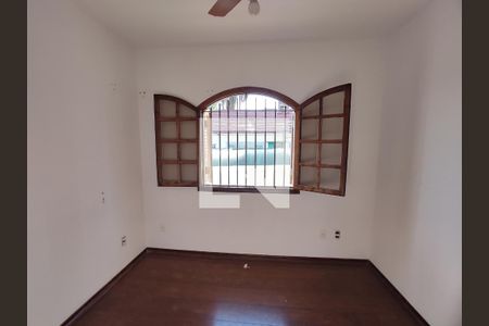 Casa à venda com 214m², 3 quartos e 2 vagasQuarto 2