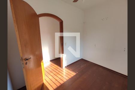 Casa à venda com 214m², 3 quartos e 2 vagasQuarto 2