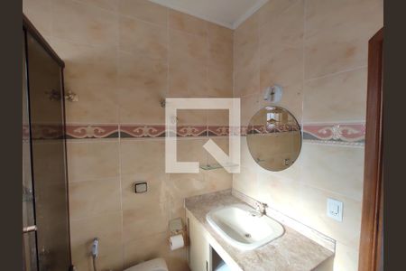 Casa à venda com 214m², 3 quartos e 2 vagasSuíte