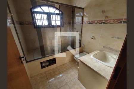 Casa à venda com 214m², 3 quartos e 2 vagasSuíte