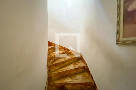Escada de casa à venda com 2 quartos, 125m² em Jardim Andrea Demarchi, São Bernardo do Campo